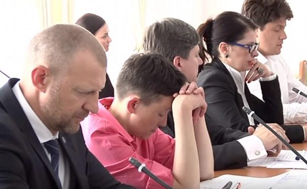 Савченко едва не уснула на заседании по национальной безопасности