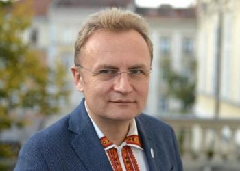 Мэра Львова обвинили во вранье