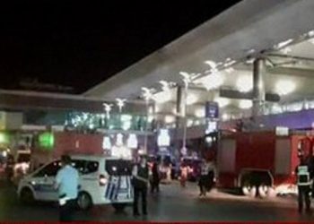 В аэропорту Стамбула произошли два взрыва