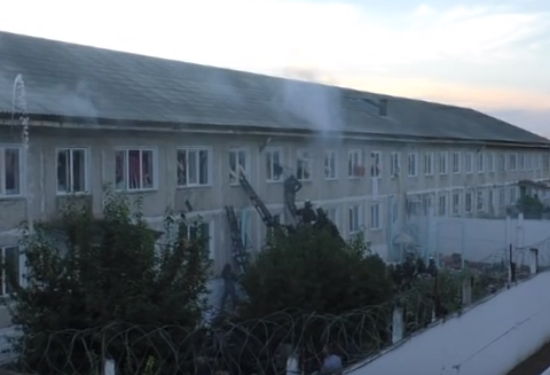 Опубликовано видео штурма колонии в Хакасии