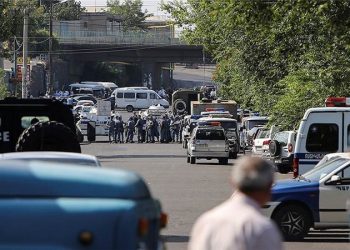 В Ереване из здания полиции освобождены все заложники