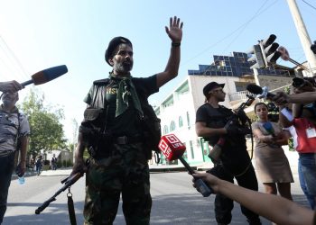 В Ереване часть преступников, захвативших здание полиции, сдалась