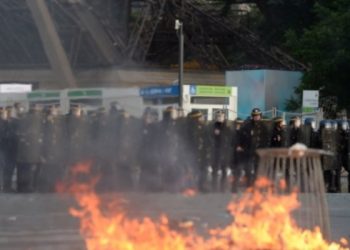 Оперативники Парижа задержали 40 болельщиков в ночь финала Евро-2016