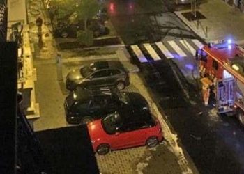 В Брюсселе произошли взрывы, сгорели автомобили