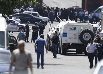 В Ереване отпустили заложника из полицейского участка