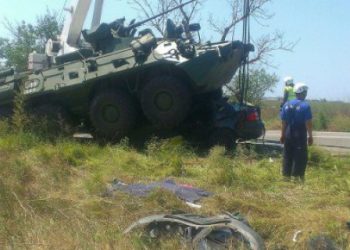 Авария в Крыму: В протаранившем военную колонну «Форде» погибло два человека