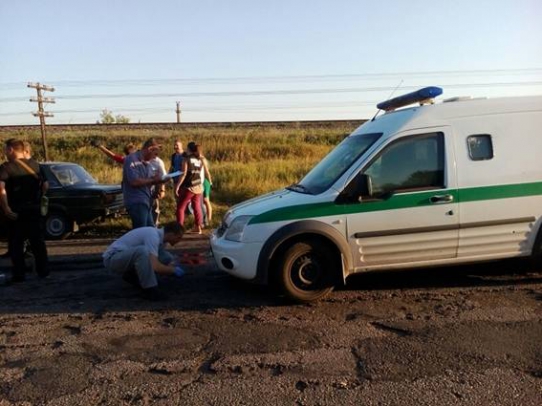 В Киеве подожгли авто Infinity, припаркованное во дворе