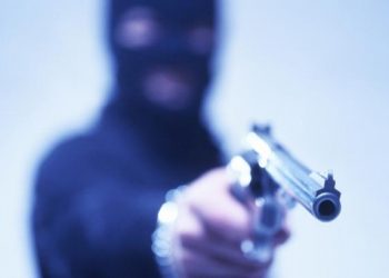 В Киеве дерзкий грабитель похитил огромную сумму из банка