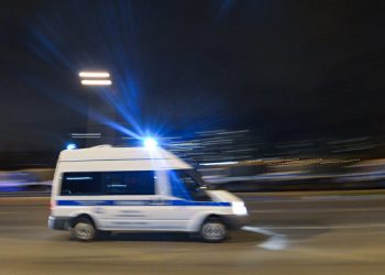 В Мариуполе машина военных упало с моста в реку