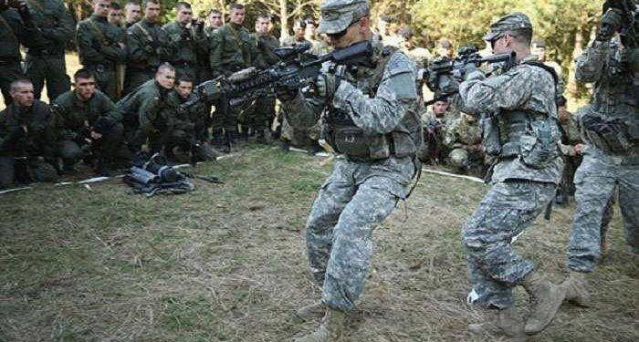 Боевики на Донбассе охотятся на «наемников НАТО»