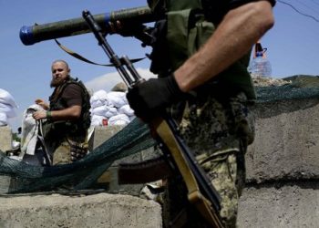 За сутки террористы 77 раз обстреляли позиции военных на Донбассе