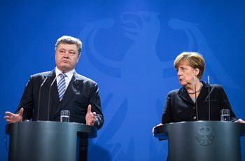 Порошенко рассказал Меркель о эскалации на Донбассе