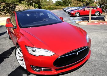 В США расследуют первое смертельное ДТП с Tesla
