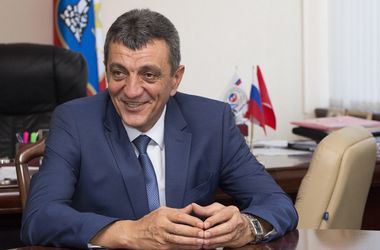 Глава Севастополя узнал о своем увольнении из прессы