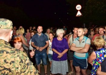 В Торецке активисты блокировали передвижение военной техники