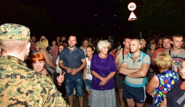 В Торецке активисты блокировали передвижение военной техники