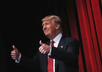 Трамп обогнал Клинтон по популярности