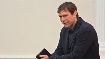 Суд отказался рассматривать дело против Олега Царева