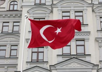 В Турции отстранили 15 тысяч сотрудников системы образования