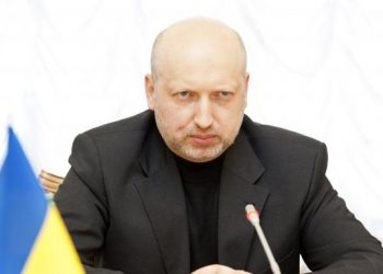 Турчинов: Россия испытывает в Украине новое оружие