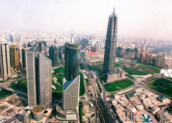 Авиакатастрофа в Шанхае: Самолет врезался в мост