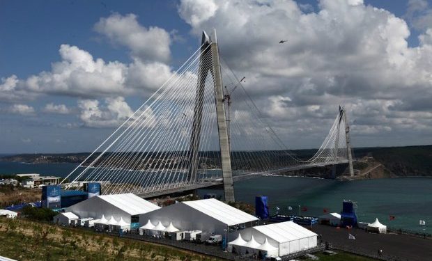 В Турции открыли новый мост через Босфор, - пресса