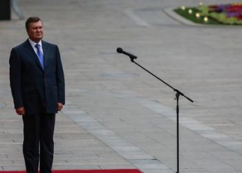 Янукович хочет очной ставки с Порошенко, - адвокат