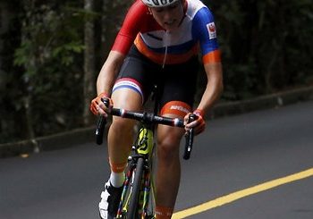 Падение велогонщицы, сломавшей позвоночник на Олимпиаде, попало на видео