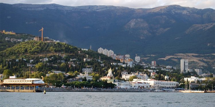 В Крыму автобус с пассажирами упал в пропасть, есть жертвы