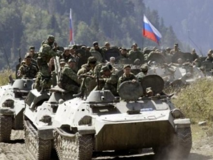 СМИ: Джанкой окружен военными и танками