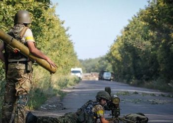 На Донбассе кипят бои