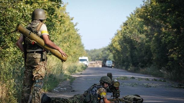 На Донбассе кипят бои