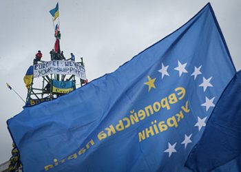 «Европейская правда» призывает Евросоюз отказать Киеву в безвизовом режиме