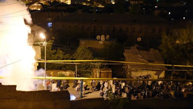 В Ереване сдались оппозиционеры