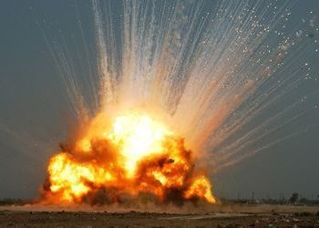 На Донбассе звучат ракетные взрывы