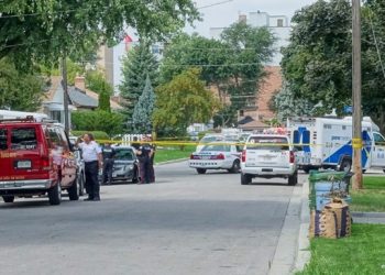 В Канаде мужчина застрелил из арбалета трех человек