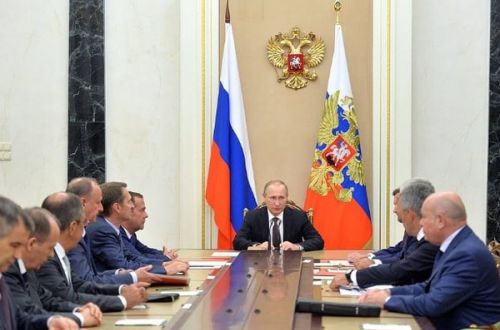 Путин провел заседание Совбеза по ситуации в Крыму