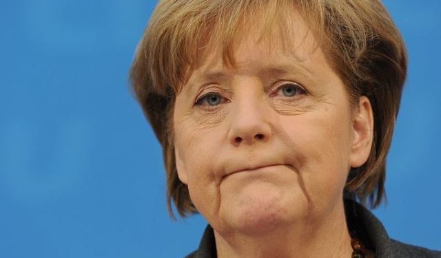 Меркель считает невозможной отмену санкций против РФ