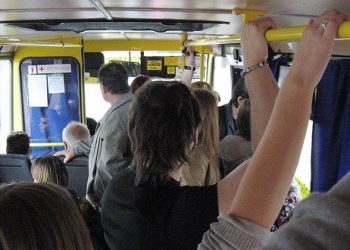 Мэра Кропивницкого выгнали из маршрутного такси