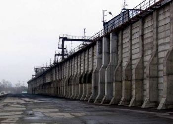 Норвегия отгораживается от России стеной