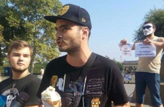 В Одессе прошел марш в защиту шаурмы