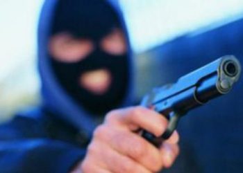 В Одессе клиент банка задержал грабителя