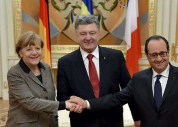 Стало известно, о чем украинский президент говорил с Меркель и Олландом