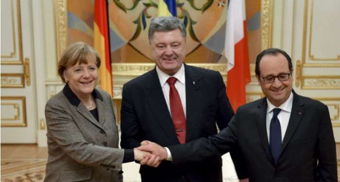 Стало известно, о чем украинский президент говорил с Меркель и Олландом