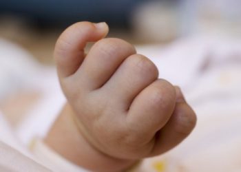 В Ровенской области мертвую девочку откопали в огороде