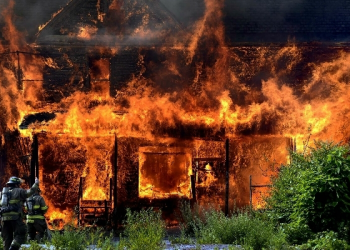 В Ровенской области заживо сгорели двое маленьких детей