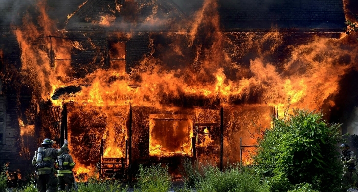 В Ровенской области заживо сгорели двое маленьких детей