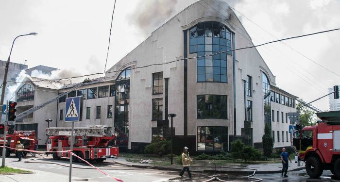 В Донецке горел офис олигарха Таруты