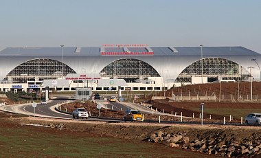 Аэропорт в турецком городе подвергся ракетному обстрелу, - пресса