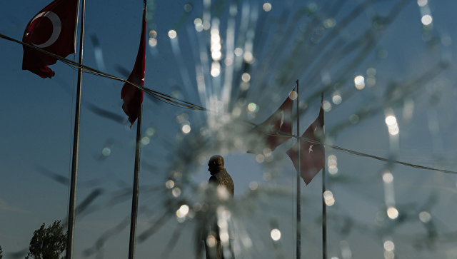 В Турции арестовали 3 экс-дипломатов, причастных к перевороту